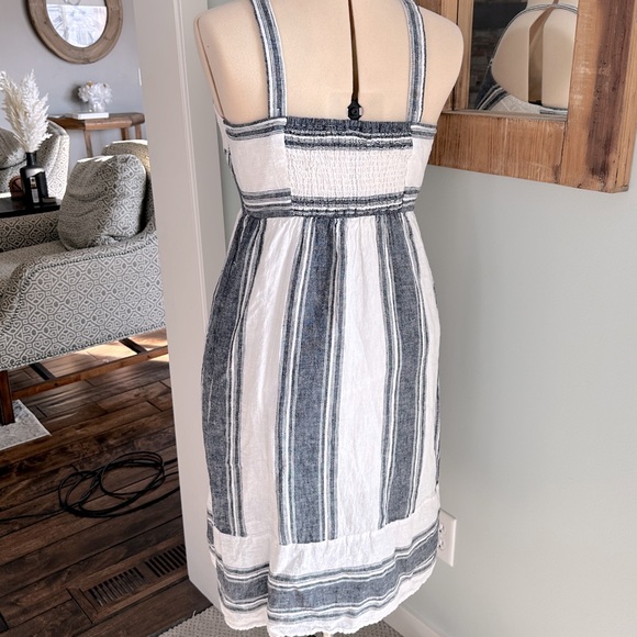 Universal Thread linen blend striped dress - Picture 3 of 7